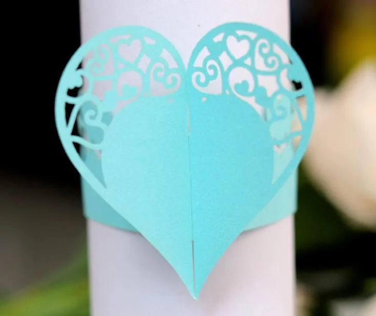 Anneaux de serviette de fleur de coeur creux pour le mariage / fête / table de décoration de fête Favors Fourniture de fête Favors de mariage