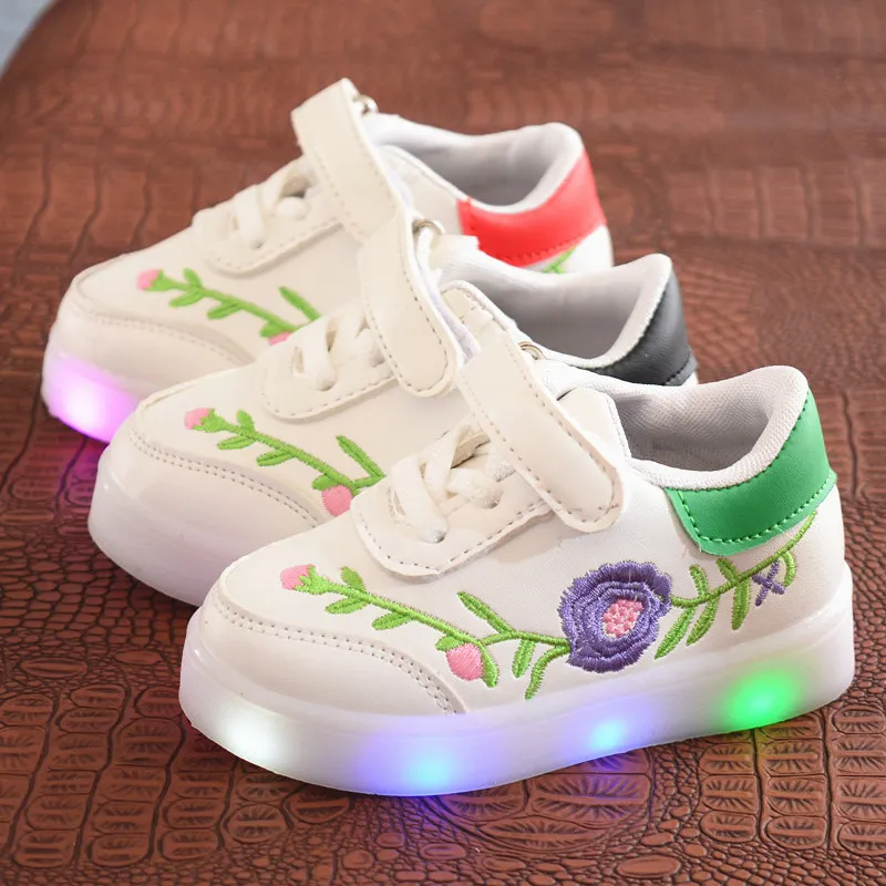 Noworodków Boddler Buty Sneakers Wiosna Jesień Baby Moda Sport Buty do biegania LED Light Cute Soft Sole Wygodne Kids Leisure Buty