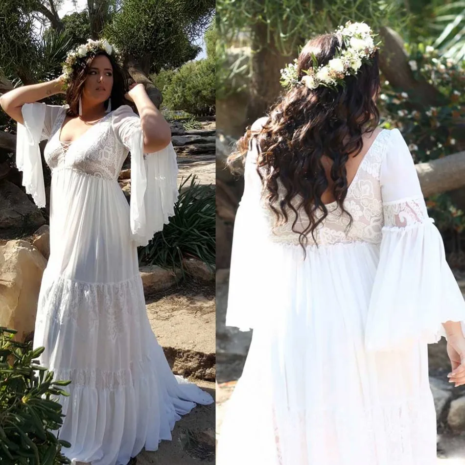 2020 Eleganta Boho Bröllopsklänningar Plus Storlek V Neck Lace Chiffon Sweep Train Bröllopklänningar Långärmad Strand Bröllopsklänning