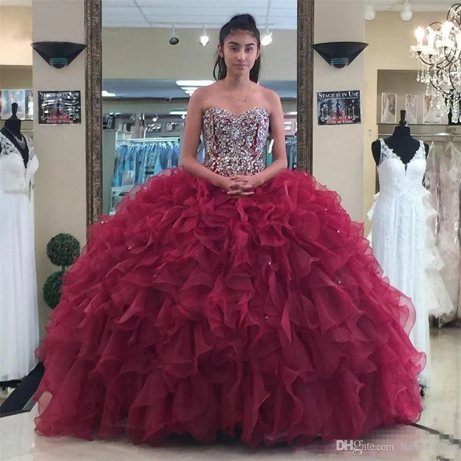 새로운 도착 럭셔리 볼 가운 Quinceanera 드레스 프릴 페르시 크리스탈 Sweetheart Bodice Vestidos de 15 Anos Gowns Vestidos de Novia