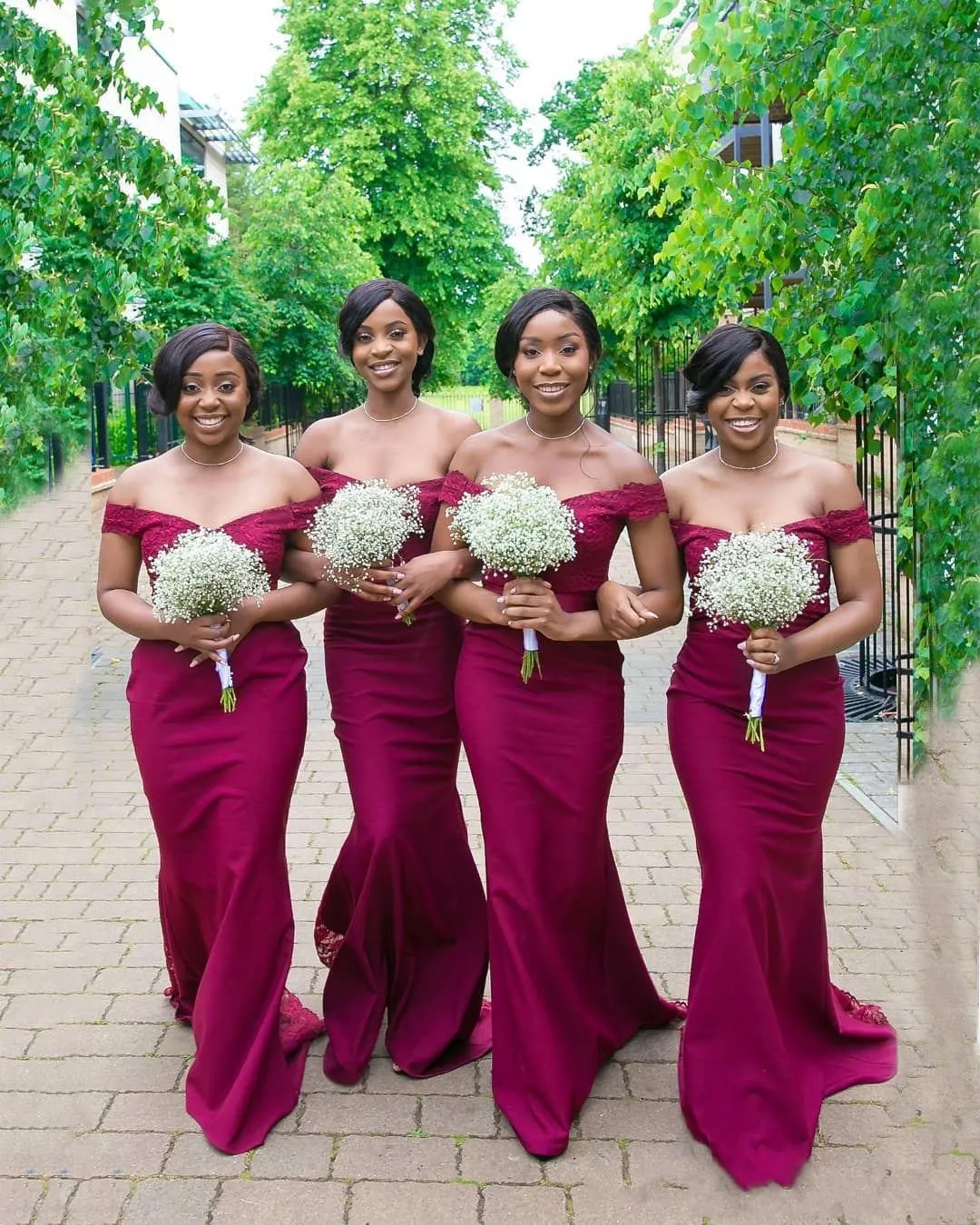 Burgundy Lace Mermaid Raspberry Bridesmaid Dresses With Off