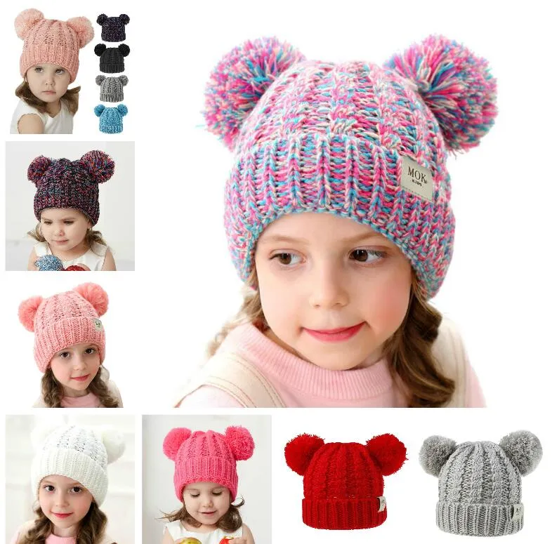 Söt dubbla päls boll hattar baby flickor stickade keps keps crochet pom pom beanies hatt barn knit utomhus kepsar barn tillbehör 13 färger