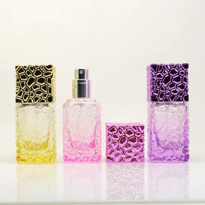 25 ml Kwadratowe szklane butelki Kolor butelki perfum Przenośne Travel Spray Perfumy Butelki Kwadratowe Wykwintne Kosmetyczne Butelki EEO942