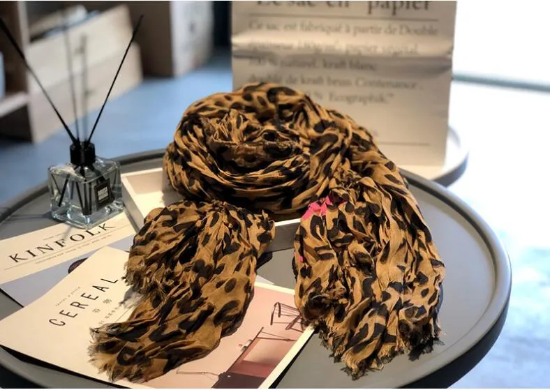 leopard pattern wrinkle stole
