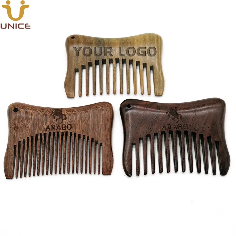 MOQ 50 PCS Personalizado Logo Premium Mini Cabelo Facial Pentes Preto / Ouro / Verde Sandalwood Madeira Portátil Pequeno Bolso Barba Pente para Homem