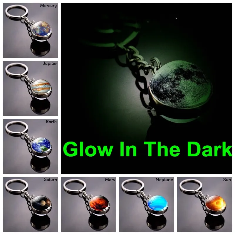 Glöd i mörka nyckelringar Solsystem Planet Keyrings Galaxy Nebula Lysous Moon Earth Sun Double Side Glass Ball Nyckelkedja Ringar Smycken