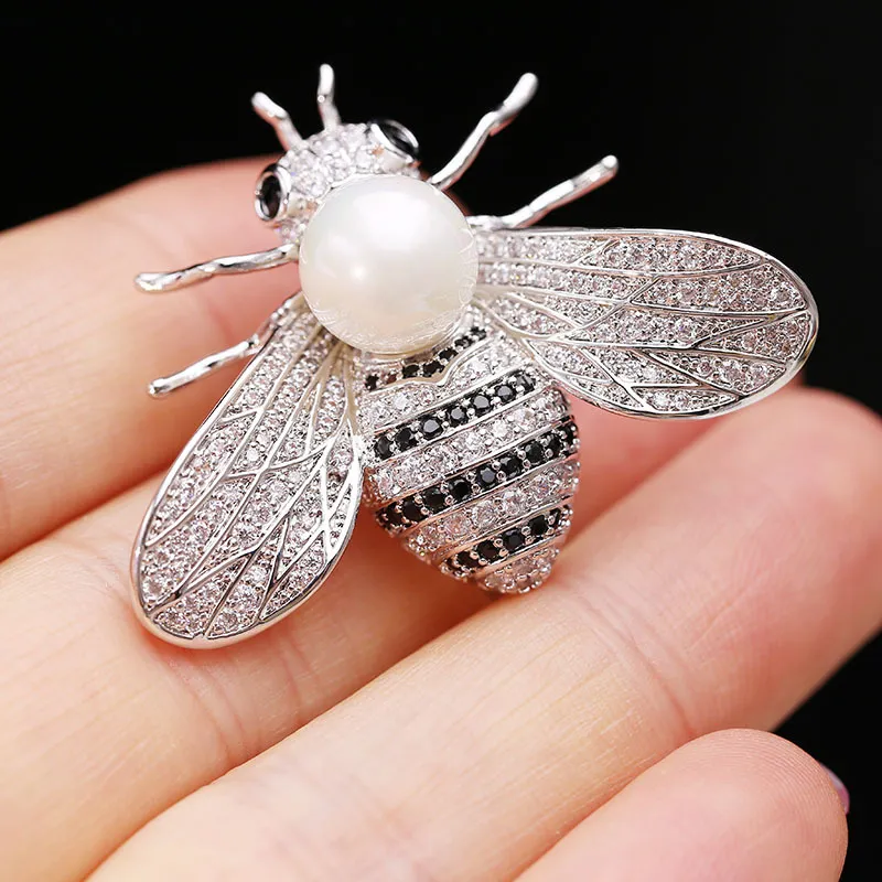 2019 new high-grade inlaid zircon bee pearl brooch pin personality animal fashion coat clothing female accessories jewelry hot brooch