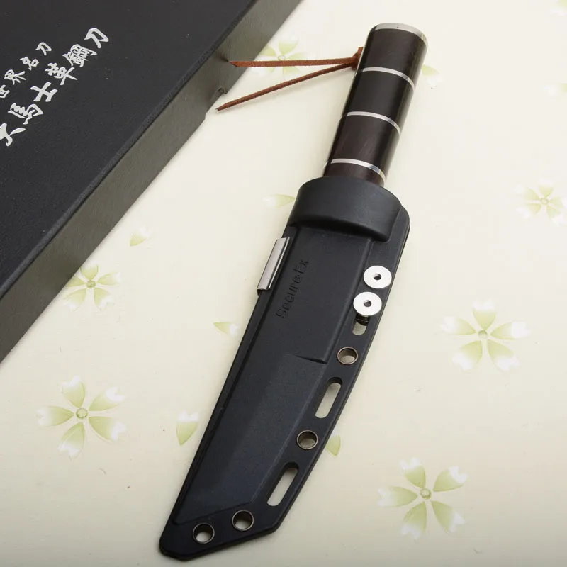 Särskild offfer fast rak kniv VG10 Damascus Steel Tanto Blade Ebony Handle Survival Rak knivar med Kydex