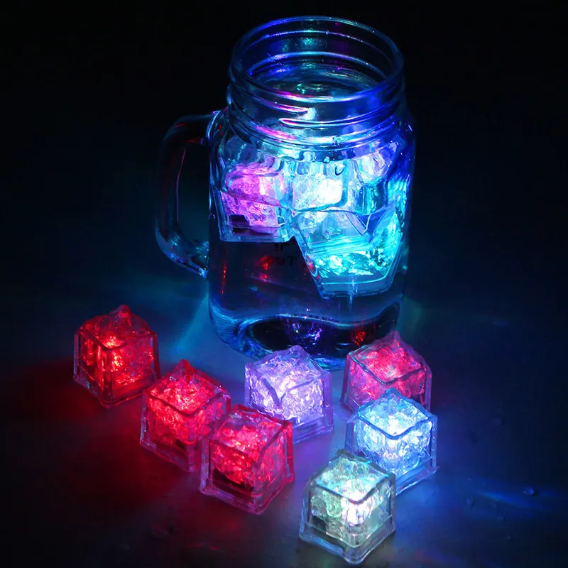 LED ICE CUBE LED Party Lights Lite Cubes Multicolor Light Up LED Blinkande isbitar Vätska Aktiv Sensor Nattljus för Party