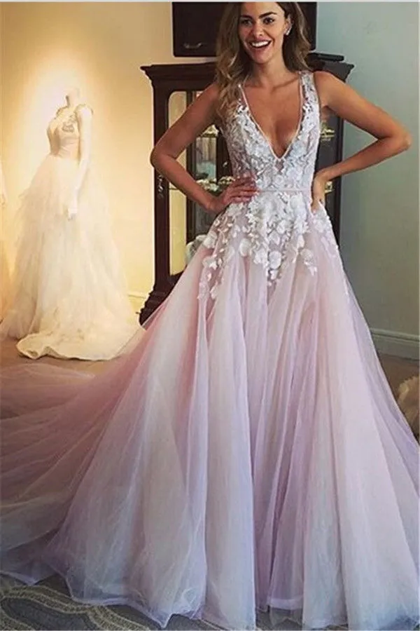 plunged lace applique two-tone layered ruffled tulle wedding dress Chic Sheer Tulle Halter Illusion Lace Wedding Dress