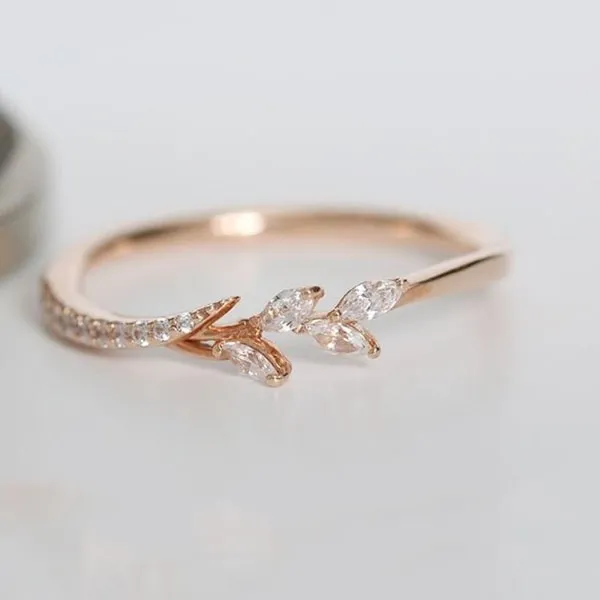 Utsökt 14K Solid Rose Gold Ring Eternity Wedding Band Filigree Leaf Diamond Smycken Förslag Anniversary Gift Dagligt Tillbehör Engagemang