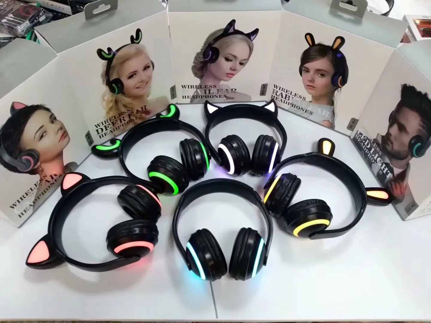 ZW19 LED 7 couleurs lumière Bluetooth stéréo casque sans fil oreille de  chat clignotant brillant casque de jeu écouteur (lapin fille)