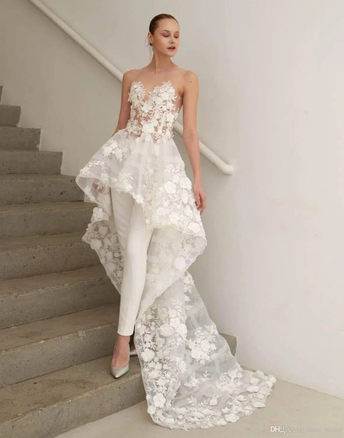 Extravagant sleeveless wedding dress with lace cape – Ramialali
