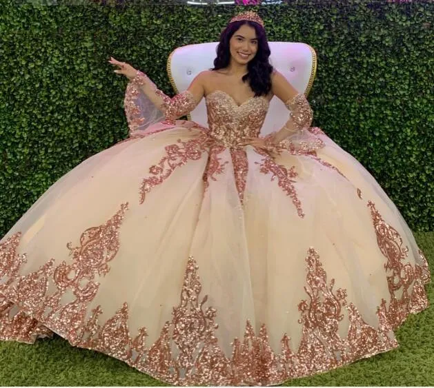 キラキラセクシーなレースQuinceanera Prom Dresses恋人ボールガウンチュールビンテージイブニングパーティー甘い16ドレスZJ309