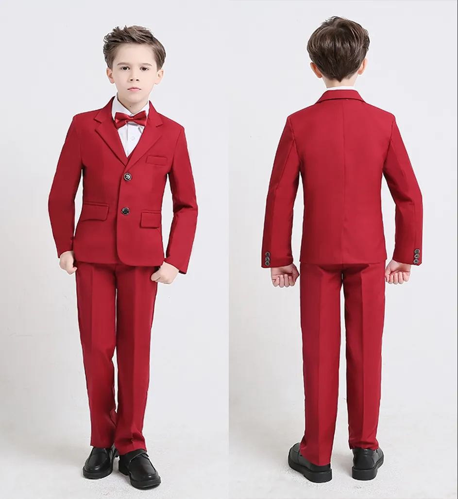 Sıcak Kırmızı Erkekler Formal AceveTuxedos Notch Yakel İki Düğme Merkezi Havalandırma Çocukları Düğün Smokin Çocuk Takım (Ceket+Pantolon+Bow Tie+Yelek)
