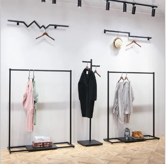 Clothes Rack Showcase Racks In Mens And Womens Clothing Stores