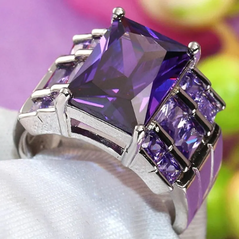 Anelli di zirconi viola rettangolari alla moda per le donne Ladies Simple Big Stone Wedding Ring Gioielli da sposa Taglia intera 6-10 anillos1939