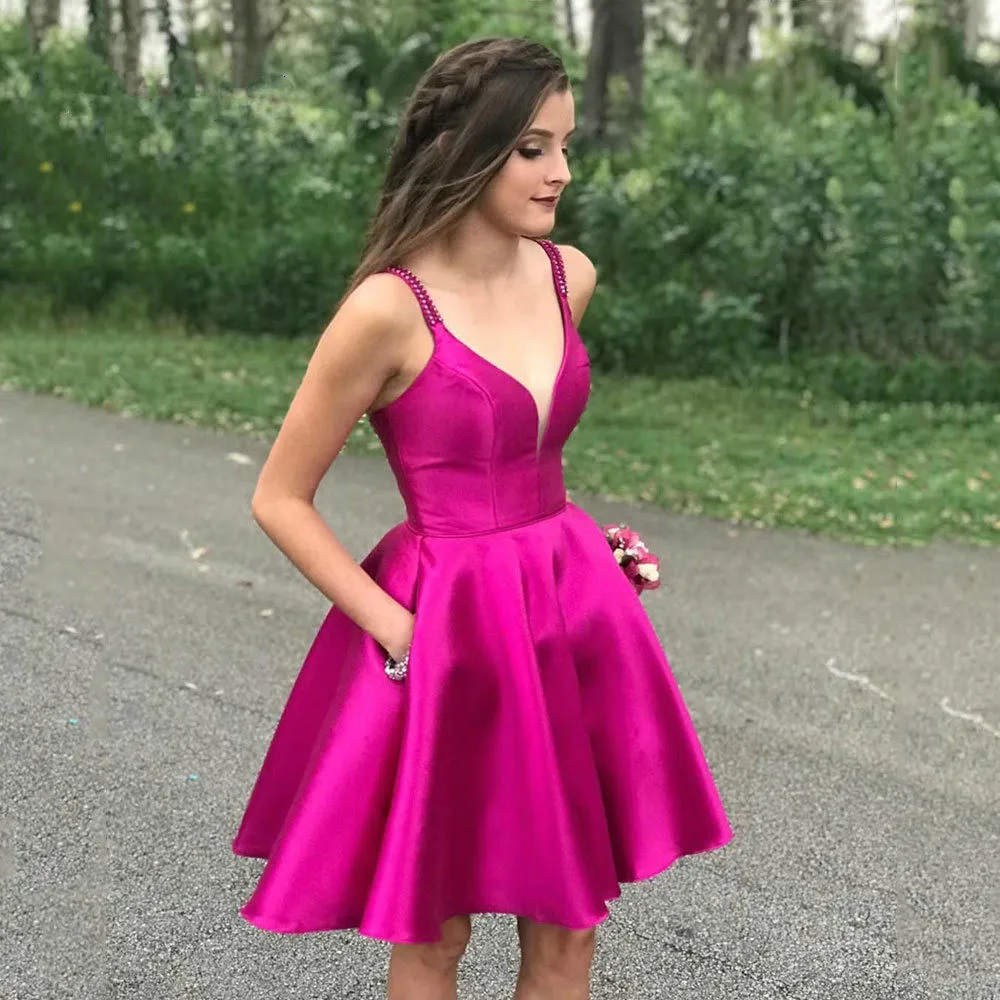 Satin Short Prom Dress 2019 Spaghetti Baklösa med fickor Tjejs Graduation Party Gown Plus Size Gala Homecoming Dress