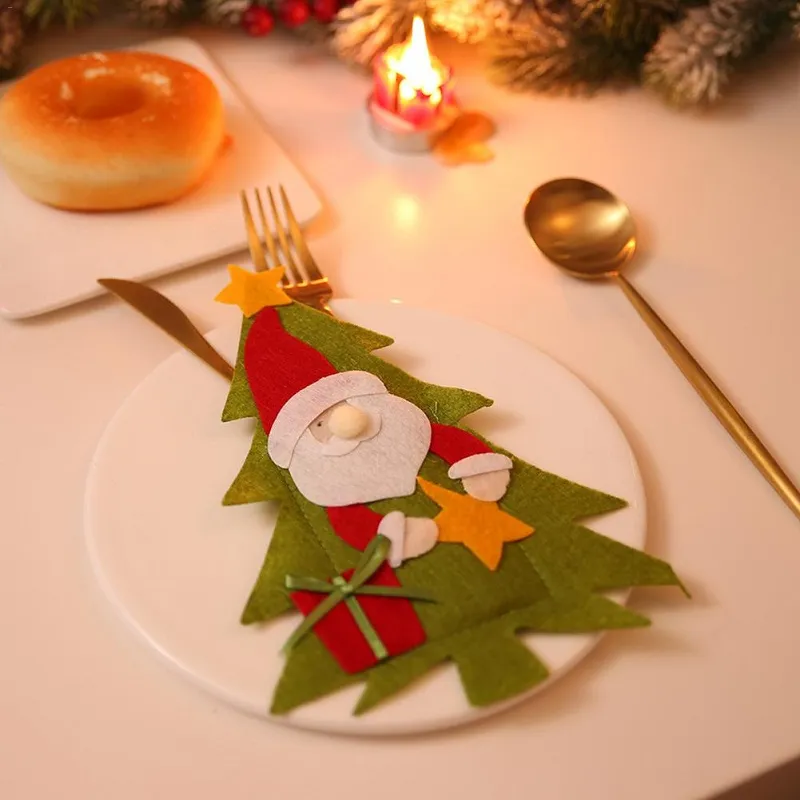 クリスマスダイニングテーブルの装飾クリスマスツリー形のナイフとフォークカバーバッグ古い雪だるまの食器カバーセットクリスマスデコー