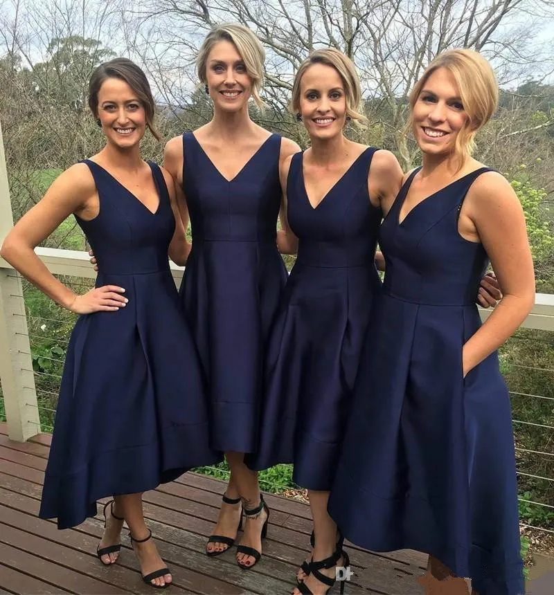 Mode Navy Blue 2019 Bruidsmeisjes Jurken Satijn Hoge Lage V-hals Simple Maid of Honour Jurk Bruiloft Gast Feestjurken Formele Prom Dress