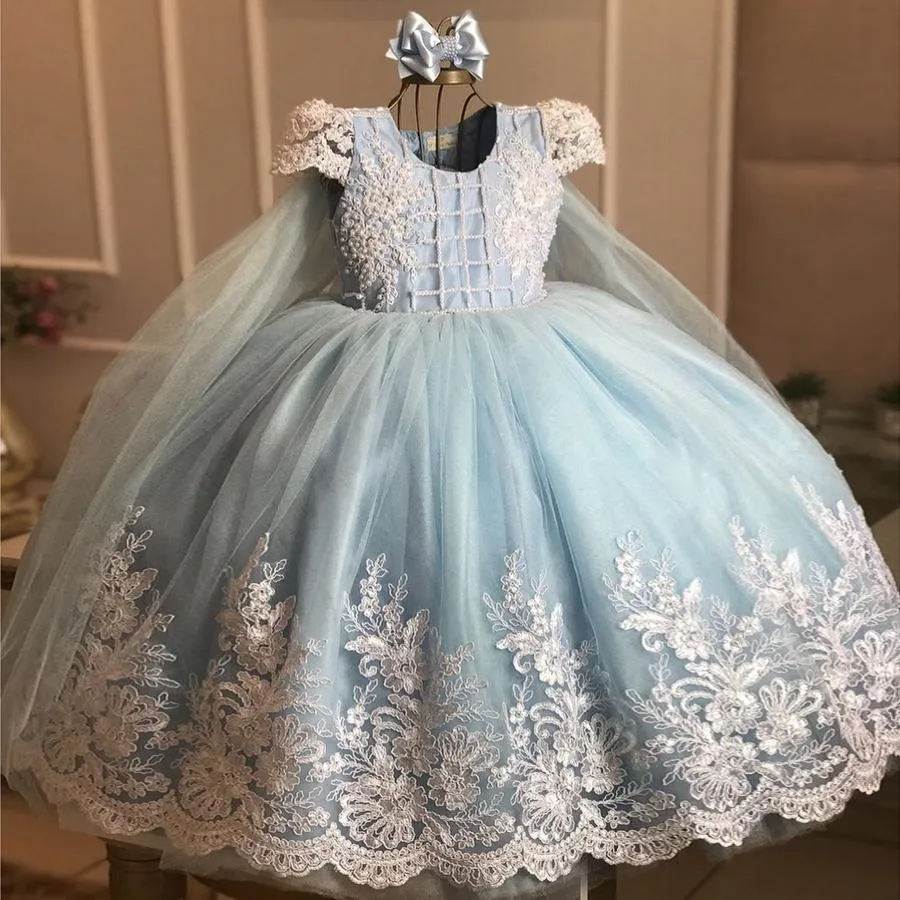 Lace moderne robe de bal appliquée bleu robes de fille de fleur sans arrière pour le cou de joyau de mariage perle en bas âge