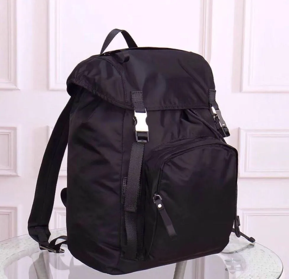 Sac à dos de grande capacité en nylon imperméable à l'eau en gros Oxford spinning sac à dos pour ordinateur portable pour hommes couverture mode mince et léger école de voyage ba