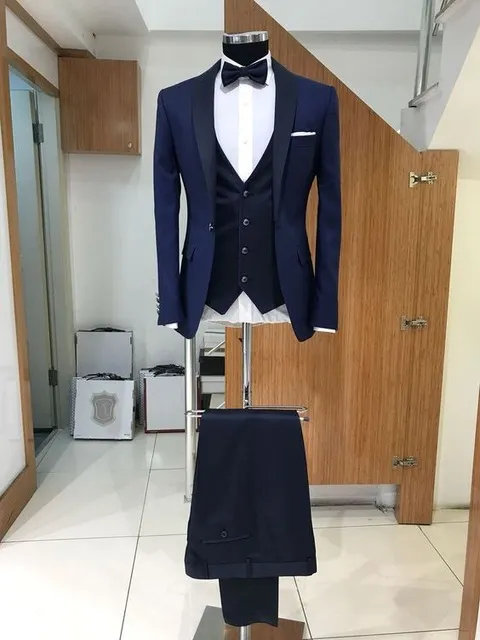 Navy Blue Groom Tuxedos Shawl Lapel Slim Fit Man Bröllop Tuxedos Men Middag Prom Blazer Populära 3 Piece Suit (Jacka + Byxor + Tie + Vest) 1207