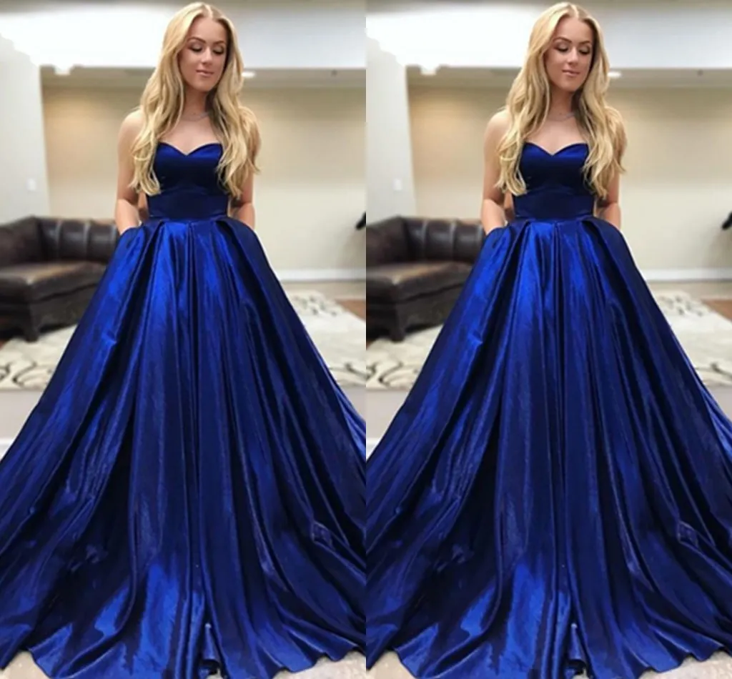 ダークブルースウィート16ドレスボールガウン2019シンプルなサテンストラップレスレースアップRuched Quinceanera Dress Prom Dresses 8年生パーティーフォーマル