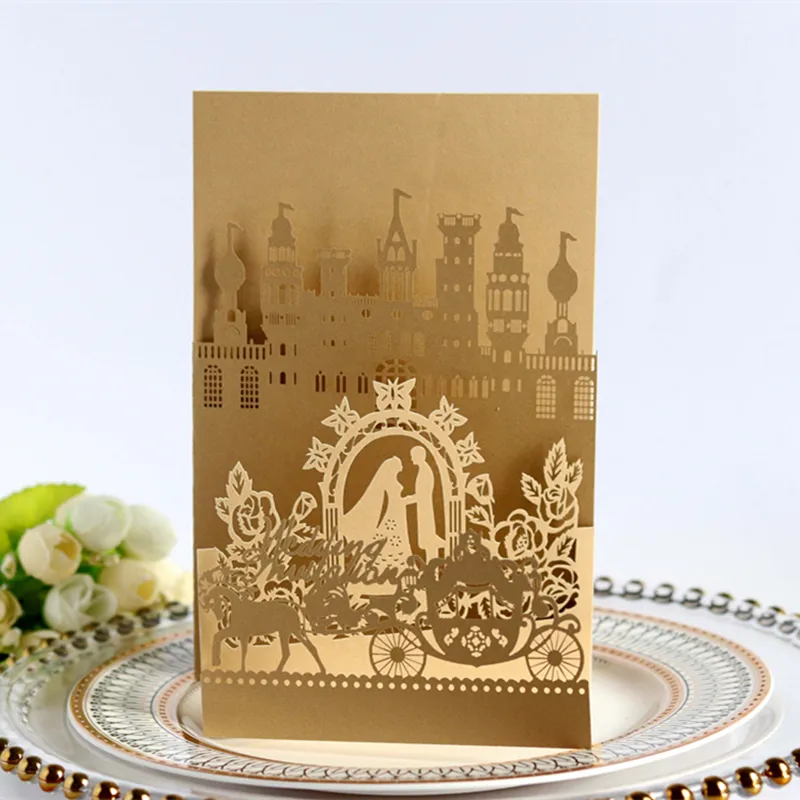 2022 3D結婚式の招待状キャッスルレーザーカットホローは、金の招待カード花嫁と花roomキャリッジパーティー用品を好む