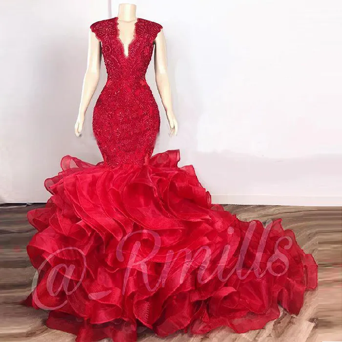 Dark Red Cascading Ruffles vestidos de baile Sereia 2022 Lace Frisado Organza V-Pescoço Vestidos de Noite Vestidos de Cocktail Robes de Soirée