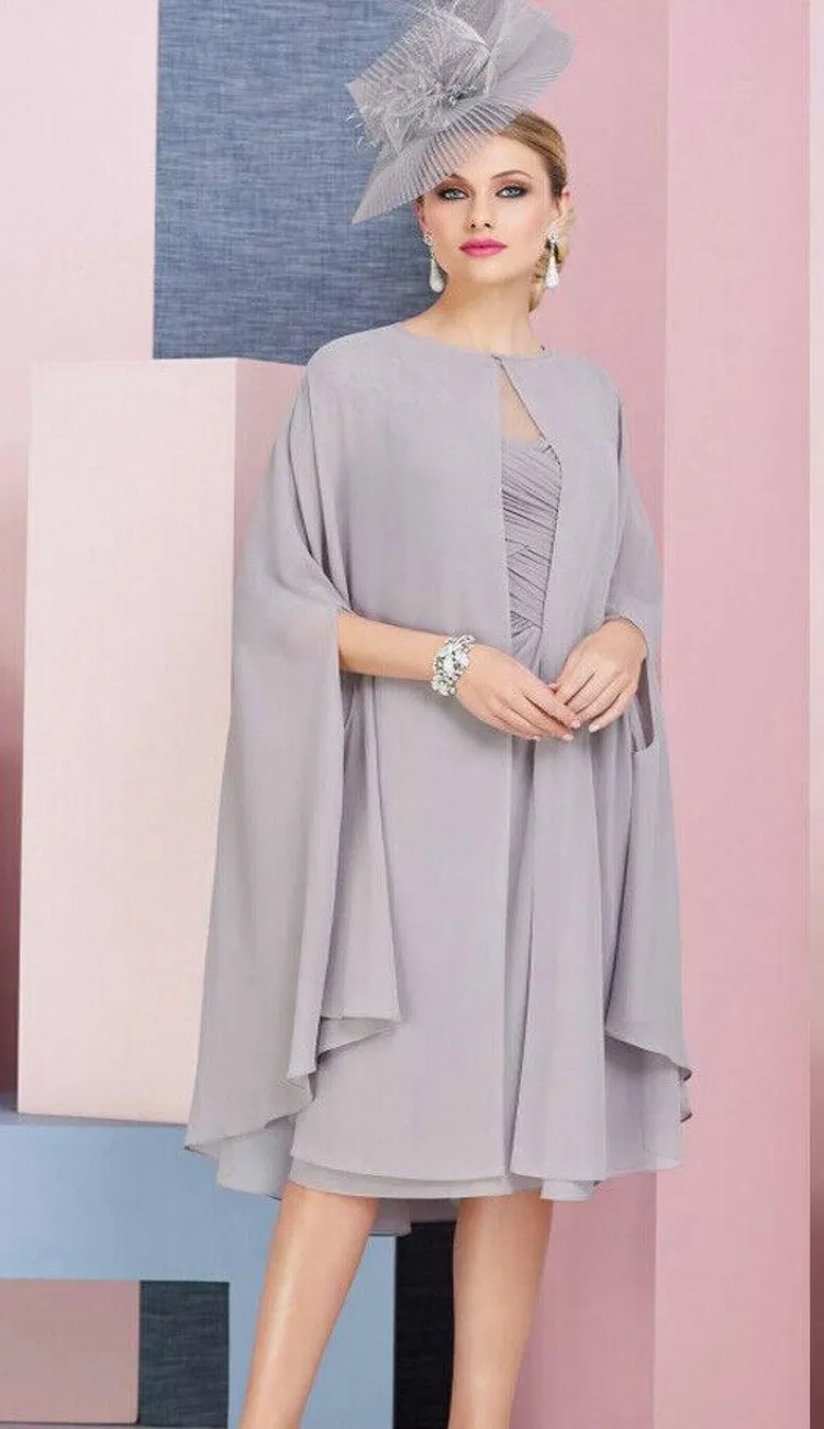 Elegant Knee-Length Chiffon of bride pantsuits with Cape and Lace Applique - Formal Arabic Evening Gown for Prom