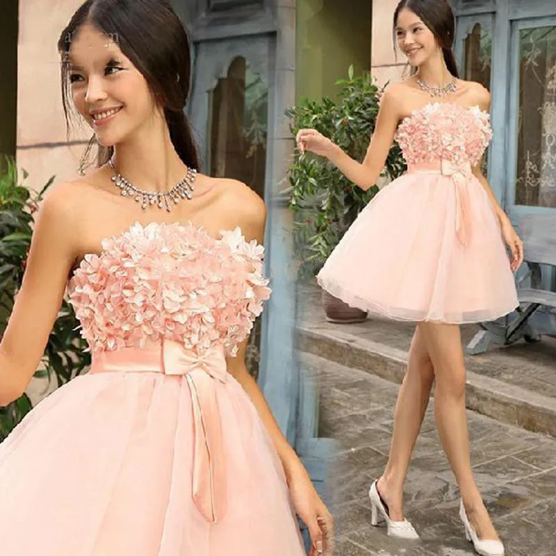 2020 Tulle Short Stropless A-Line Homecoming Klänningar Blommor Söt Cocktail Klänningar Graduation Party Gowns Custom Made