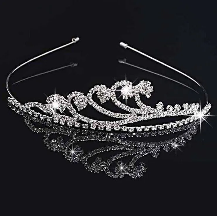 Handgemaakte schattige zilveren bruiloft bruids kristallen kroon tiara's sparkly bruiloft verjaardag leuke gift bloem meisje 11.7 * 3cm