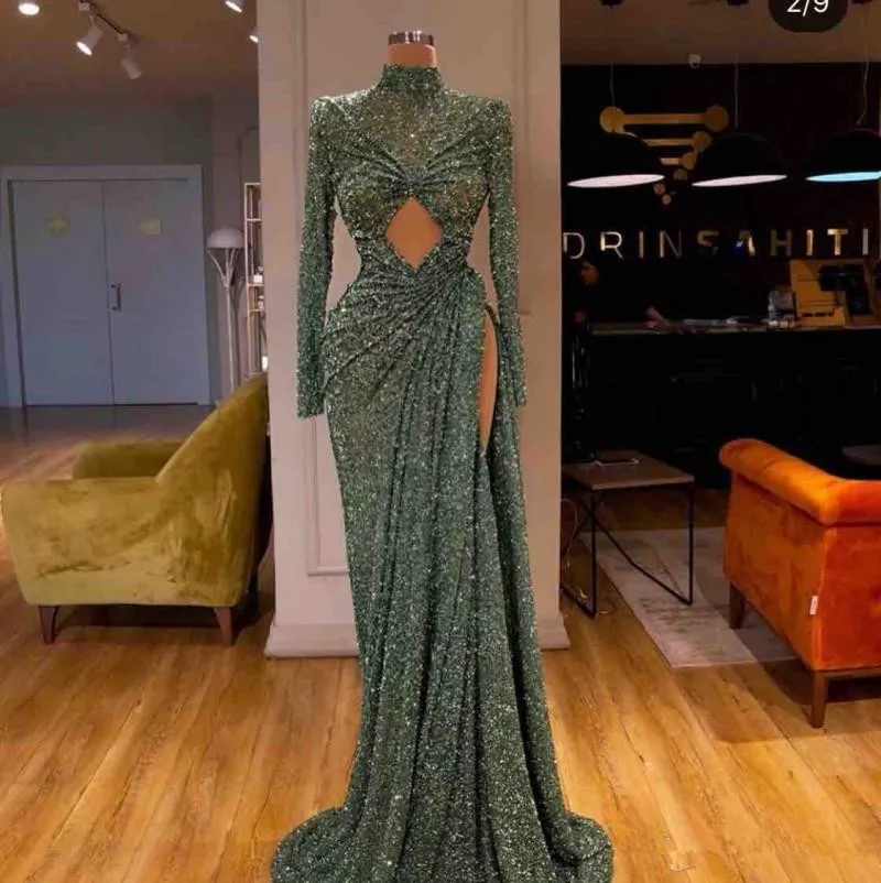 Reflexivas verdes lantejoulas longas Vestidos 2020 alta Long Neck mangas Ruched alta Dividir Dubai formal do partido de Pavimento Length Dresses Prom