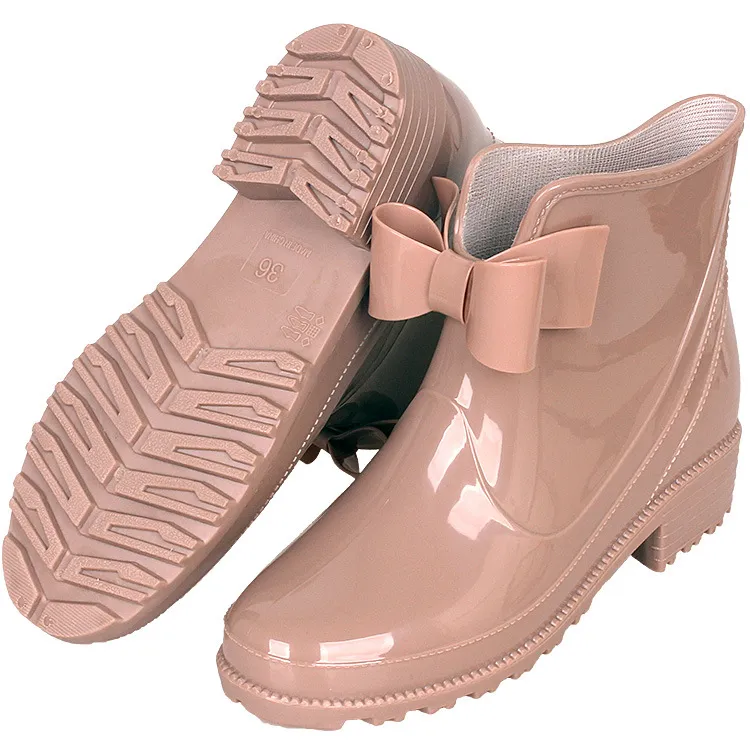 Rubber women's sales boots