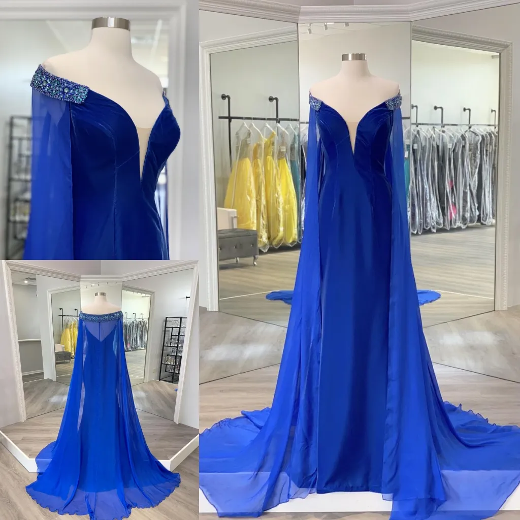 Fröken Mrs Lady Pageant Dress 2020 Royal Blue Velvet Elegant Röd Carpet Couture Klänningar med Chiffon Cape Bead-Work Shoulder Av axeln