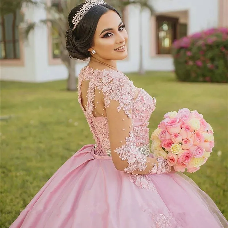 Vestido rosa bordado com hot sale perola