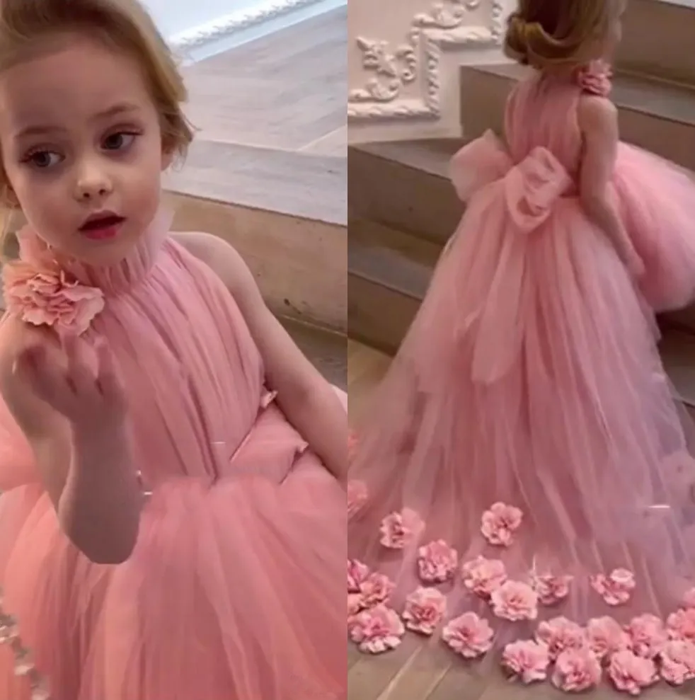 Abiti da ragazza di fiore in tulle con collo alto rosa A Line 2020 Abiti da bambina per bambina con fiori alti e bassi in 3D Abiti da festa per ragazze formali