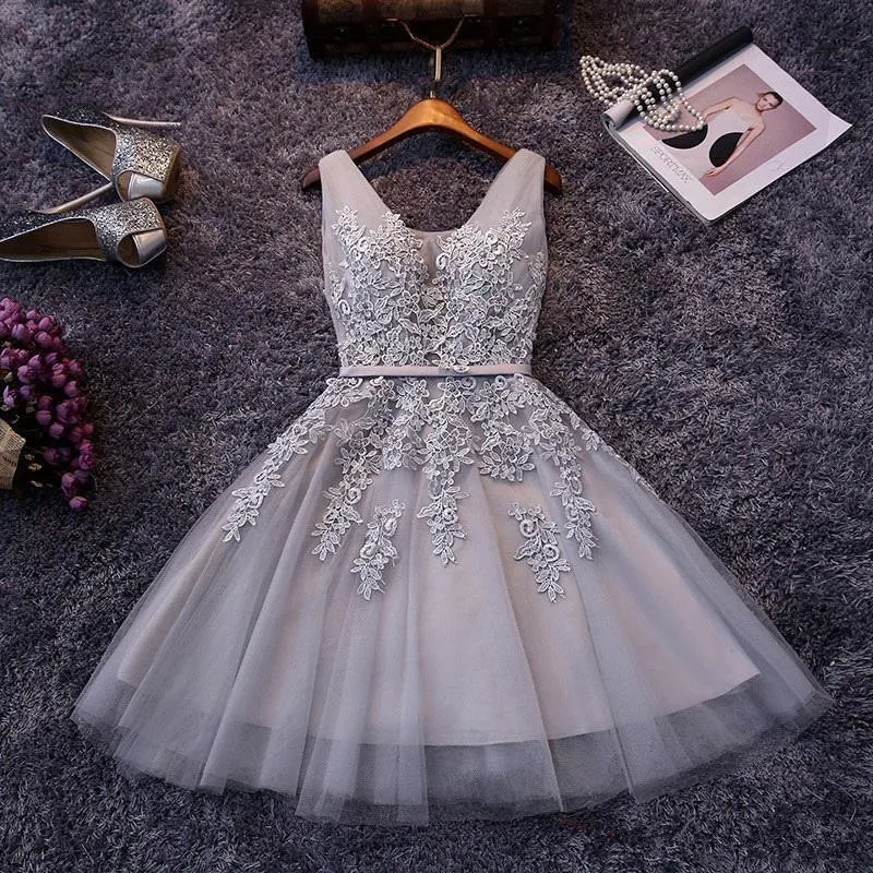 Cheap Junior Bridesmaid Dresses V Neck Tulle Lace Short Homecoming Dresses Maid Of Honor Dresses Vestido de Festa With Lace Up CPS341