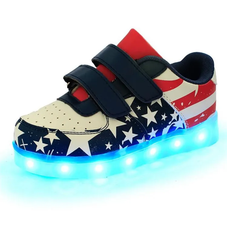 Mode Barn Skor Baby Kids Casual Led Skor Färgglada Glödande Baby Boys och Tjejer Athletic Sneakers USB Laddning Led Light Up Skor