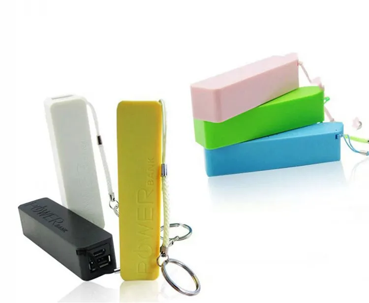 Зарядка power bank 3. Power Bank Universal USB Backup Power 2600. Набор повербанк и флешка.