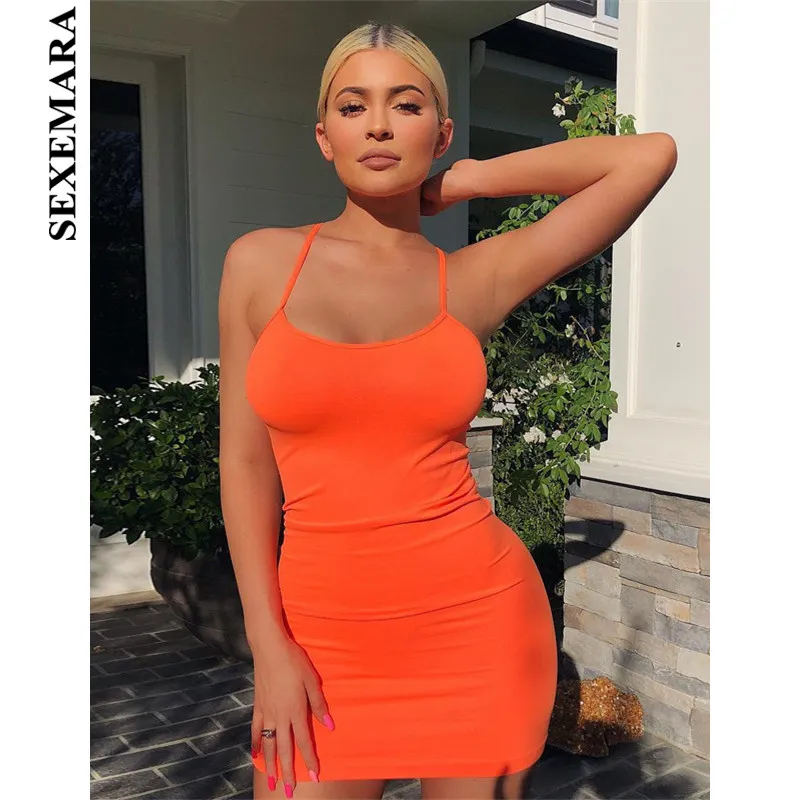 Kylie jenner orange dress pretty little thing sale
