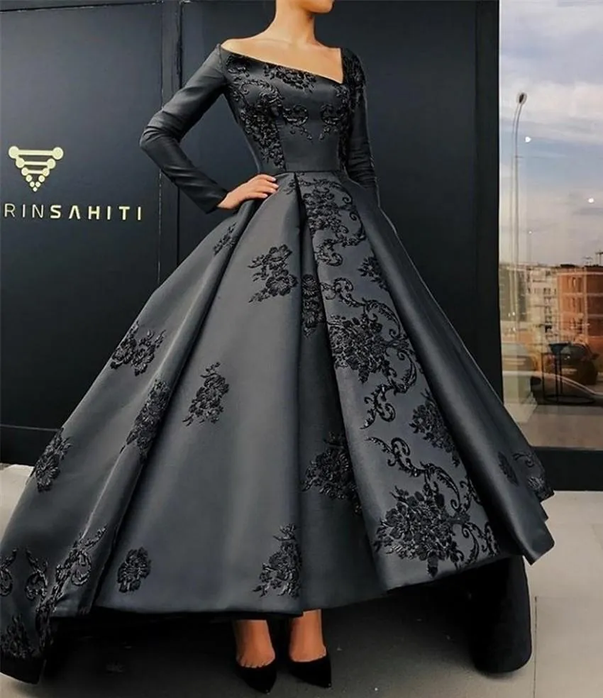 2019 Abiti da ballo neri vintage Manica lunga con scollo a V Appliques in pizzo Ruffle High Low Plus Size Abiti da sera Occasioni speciali Abito formale