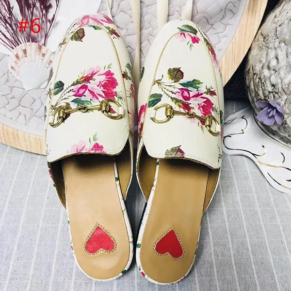 2019 Pantofole in pelle Princetown Donna Pantofole in vera pelle Pantofole Mocassini con fibbia Stampa a colori Scarpe casual estive da donna