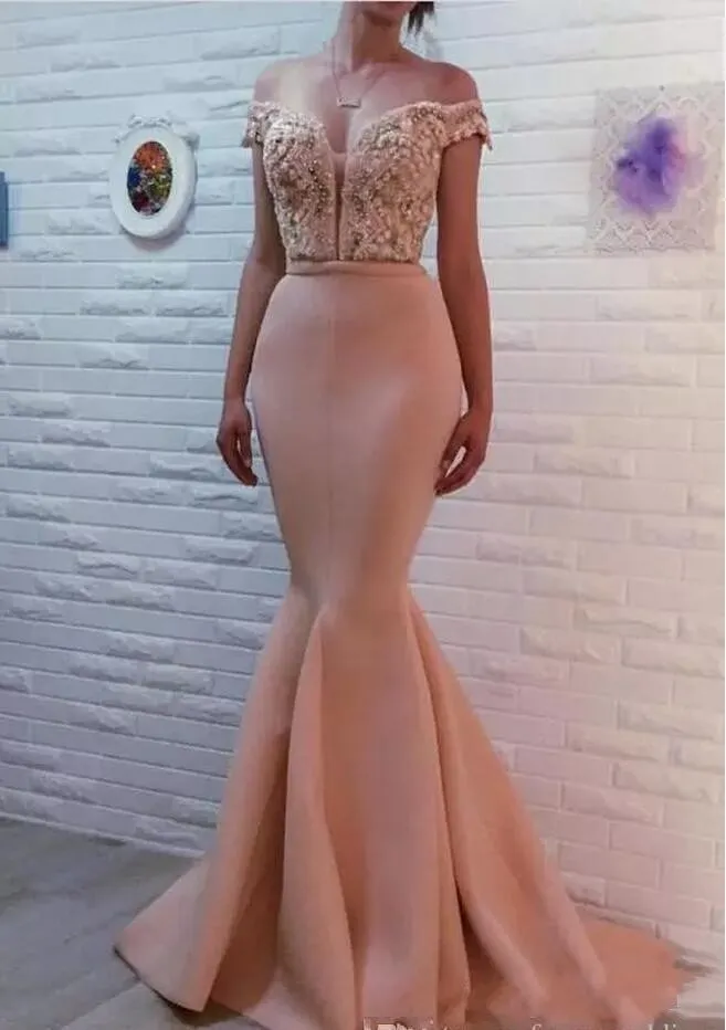 2020 Sexy Pink Plus Size Evening Dresses Off Shoulder Lace Appliques Crystal Beaded Mermaid Satin Formal Party Dress Celebrity Prom Gowns