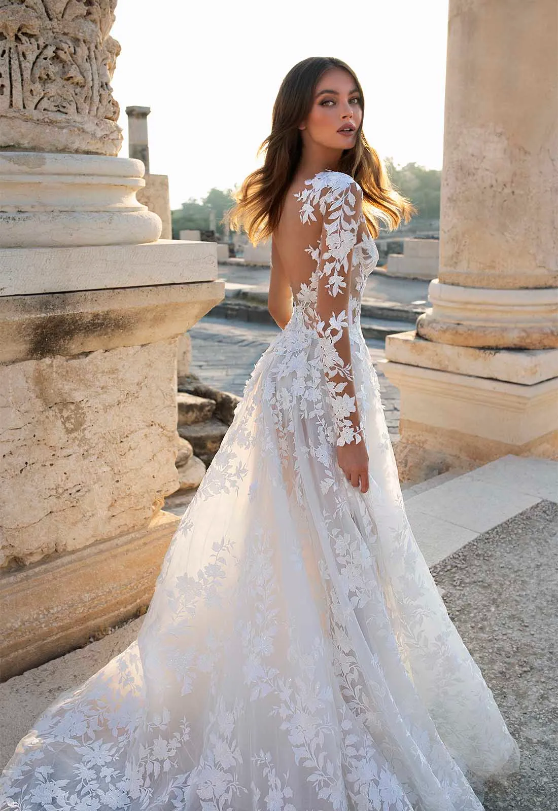 Simple a wedding dress with Jewel Long Sleeves, Hollow Lace Applique, and Sweep Train - New Arrival Flora Bride robe de marie