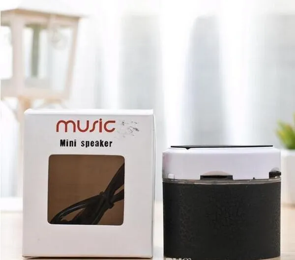 Draagbare Mini Knipperende LED Bluetooth-luidsprekers Draadloze kleine muziek Audio TF USB FM stereogeluidspreker voor mobiele telefoonspeler