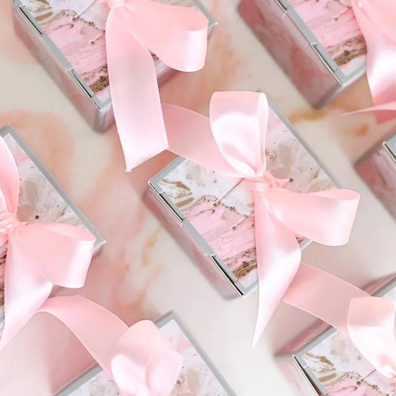 50pc süßer Tag rosa Hochzeit Square Candy Box Geburtstag Babyparty kostenlos Ribbon Schokoladen Geschenkboxen Party Souvenirs Gast Geschenke