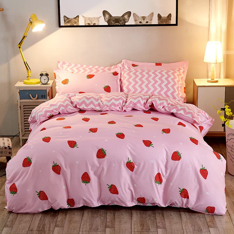 3 Cute Strawberry Bedding Set Polyester Fabric Queen Comforter