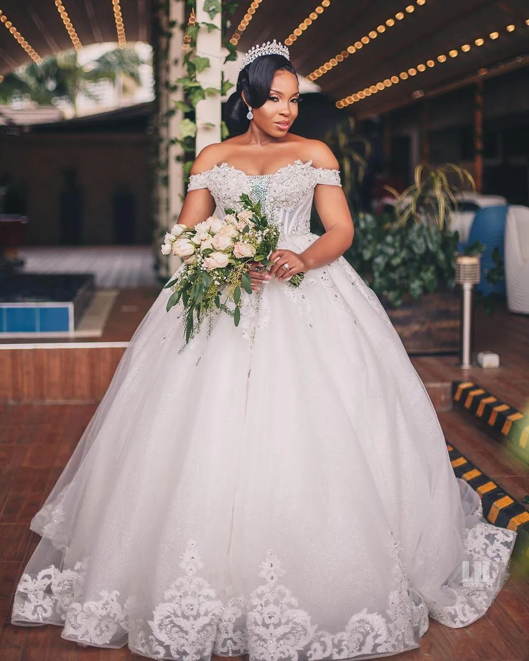 Sparkly Princess Wedding Dresses with Cap Sleeve 2019 Elegant Bridal D –  angelaweddings
